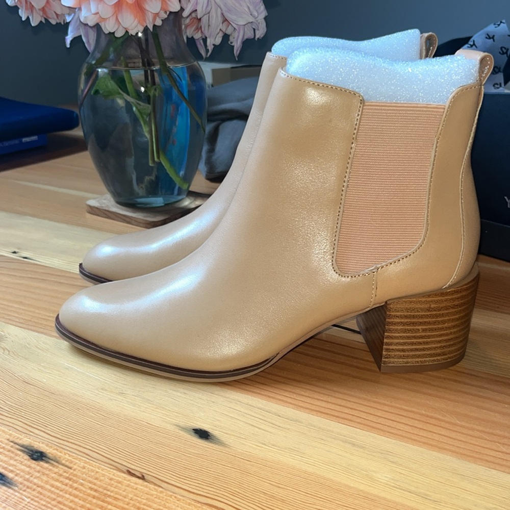 New in box Melissa boot yosi samra size 8